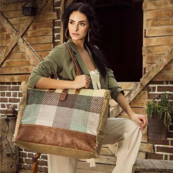 Handbags - New Multi Color Chunk Weekender Travel Bag